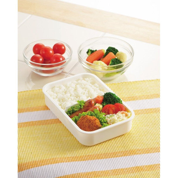 Lunch Box with Clear Lid and Partition 780ml